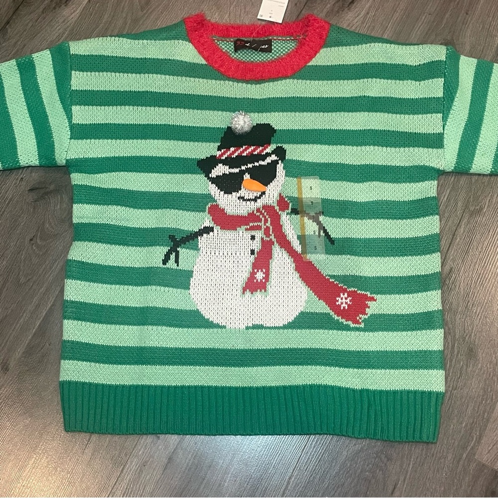 33 degrees green stripes and snowman Christmas Sweater, size small, NWT